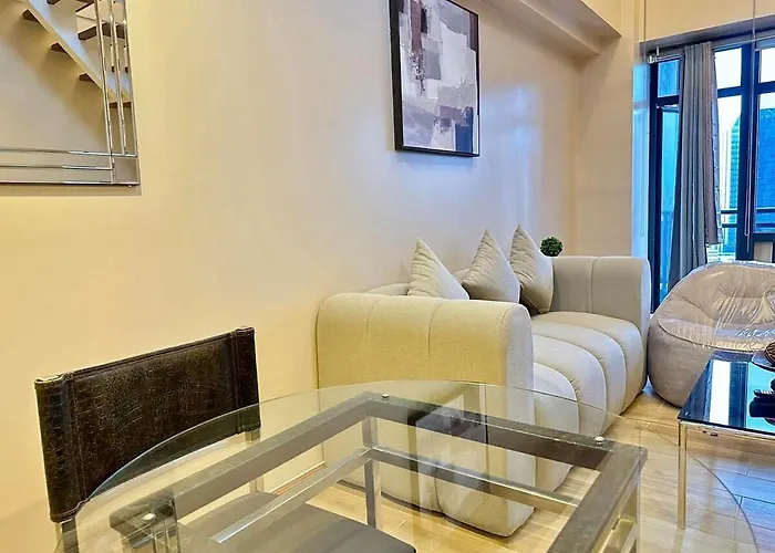 Aparthotel Loft With Balcony In Poblacion Makati Ciry