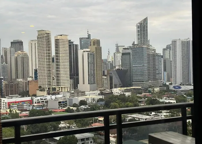 Loft With Balcony In Poblacion Makati Ciry Aparthotel *