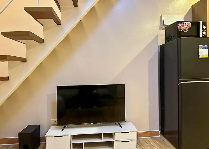 Loft With Balcony In Poblacion Makati Ciry