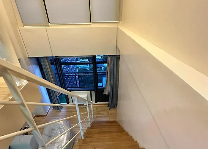 Loft With Balcony In Poblacion Makati Ciry Aparthotel