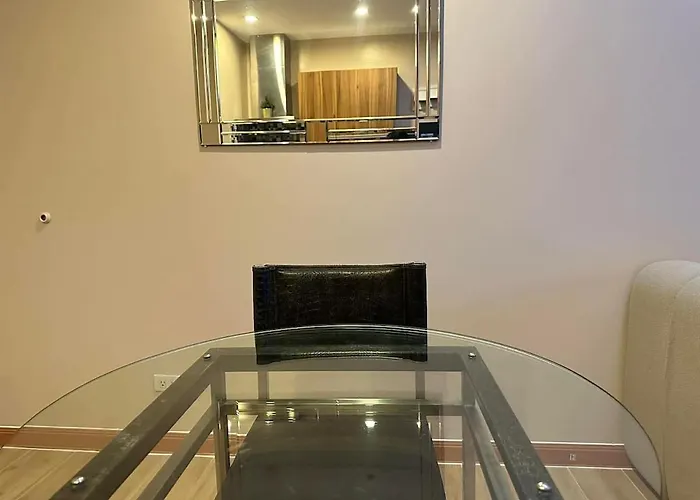 Aparthotel Loft With Balcony In Poblacion Makati Ciry *