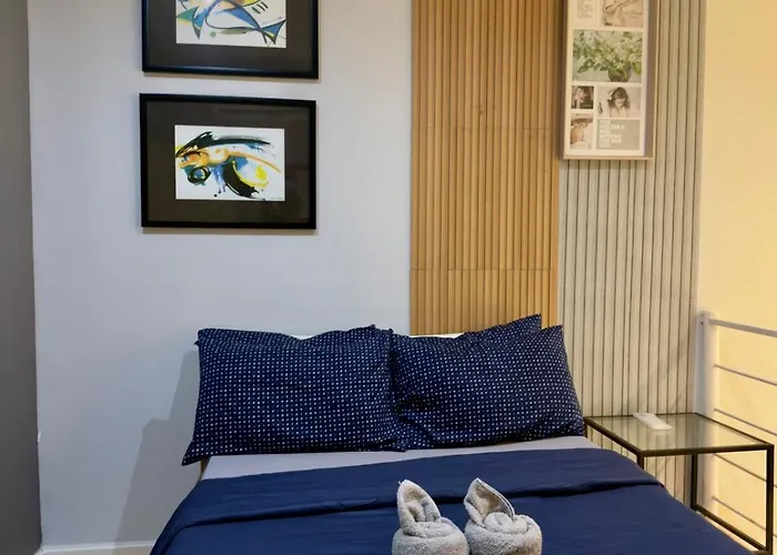 Loft With Balcony In Poblacion Makati Ciry * Manila