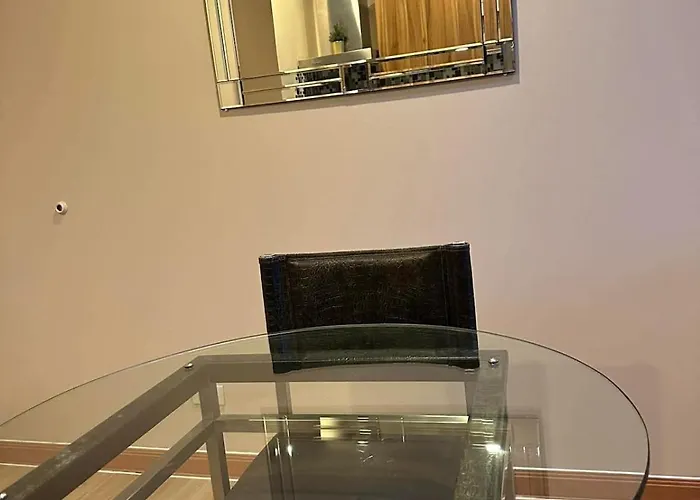 Aparthotel Loft With Balcony In Poblacion Makati Ciry *