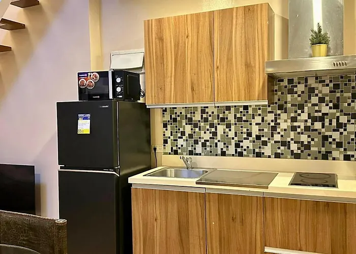 Aparthotel Loft With Balcony In Poblacion Makati Ciry