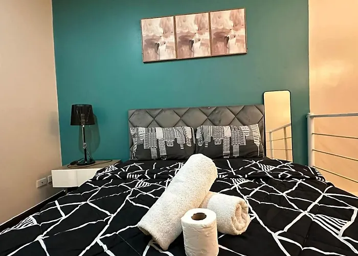 Loft With Balcony In Poblacion Makati Ciry Aparthotel