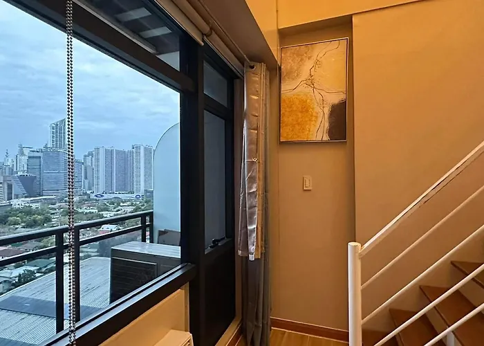 Aparthotel Loft With Balcony In Poblacion Makati Ciry