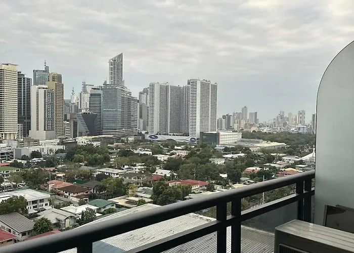 Loft With Balcony In Poblacion Makati Ciry *