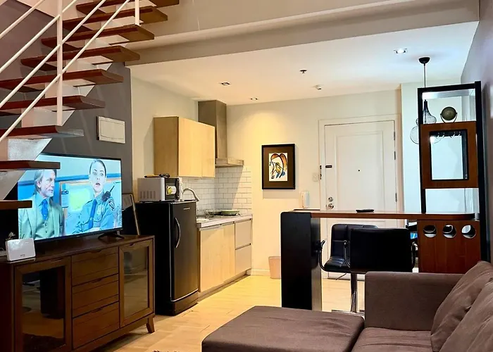 Loft With Balcony In Poblacion Makati Ciry Aparthotel *
