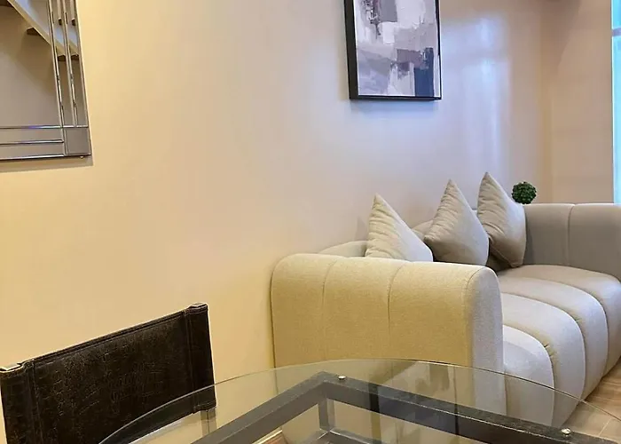 Loft With Balcony In Poblacion Makati Ciry *
