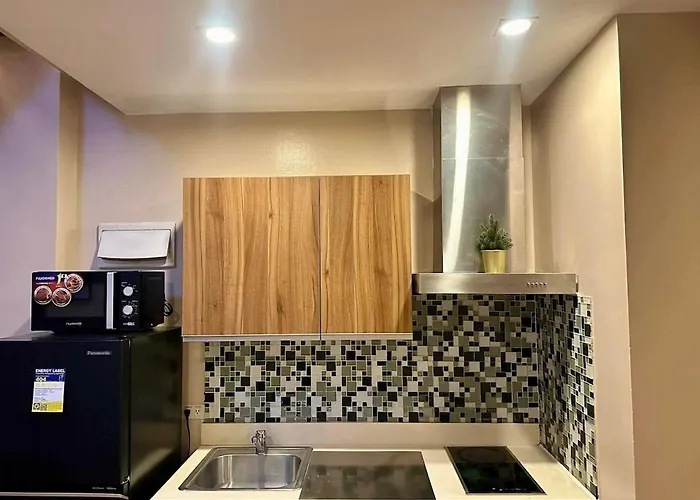 Aparthotel Loft With Balcony In Poblacion Makati Ciry