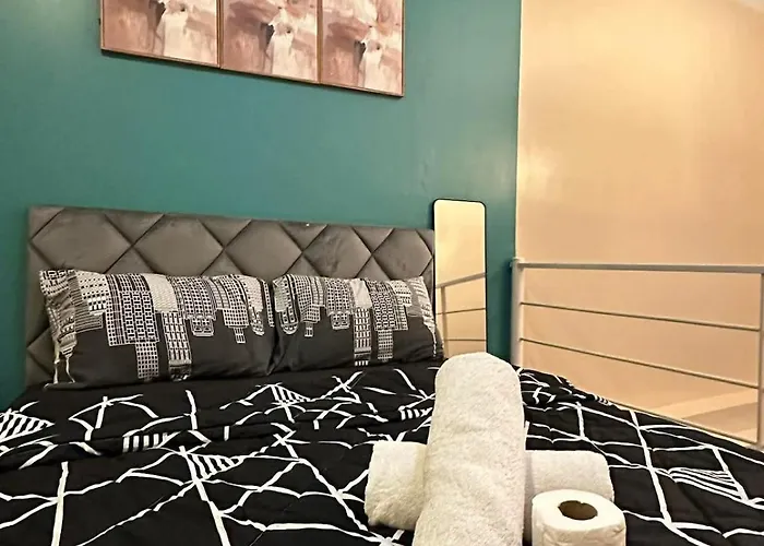Loft With Balcony In Poblacion Makati Ciry * Manila